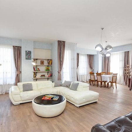 Serviced Apartment On Rustaveli Avenue 9 Tbilissi Extérieur photo