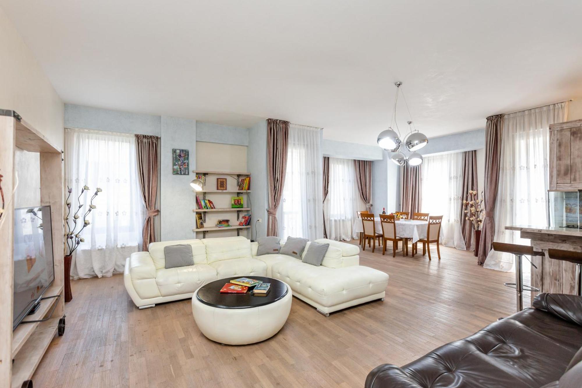 Serviced Apartment On Rustaveli Avenue 9 Tbilissi Extérieur photo
